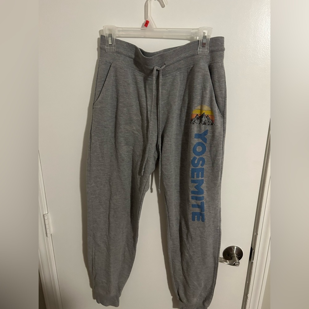 Size medium sweatpants.
